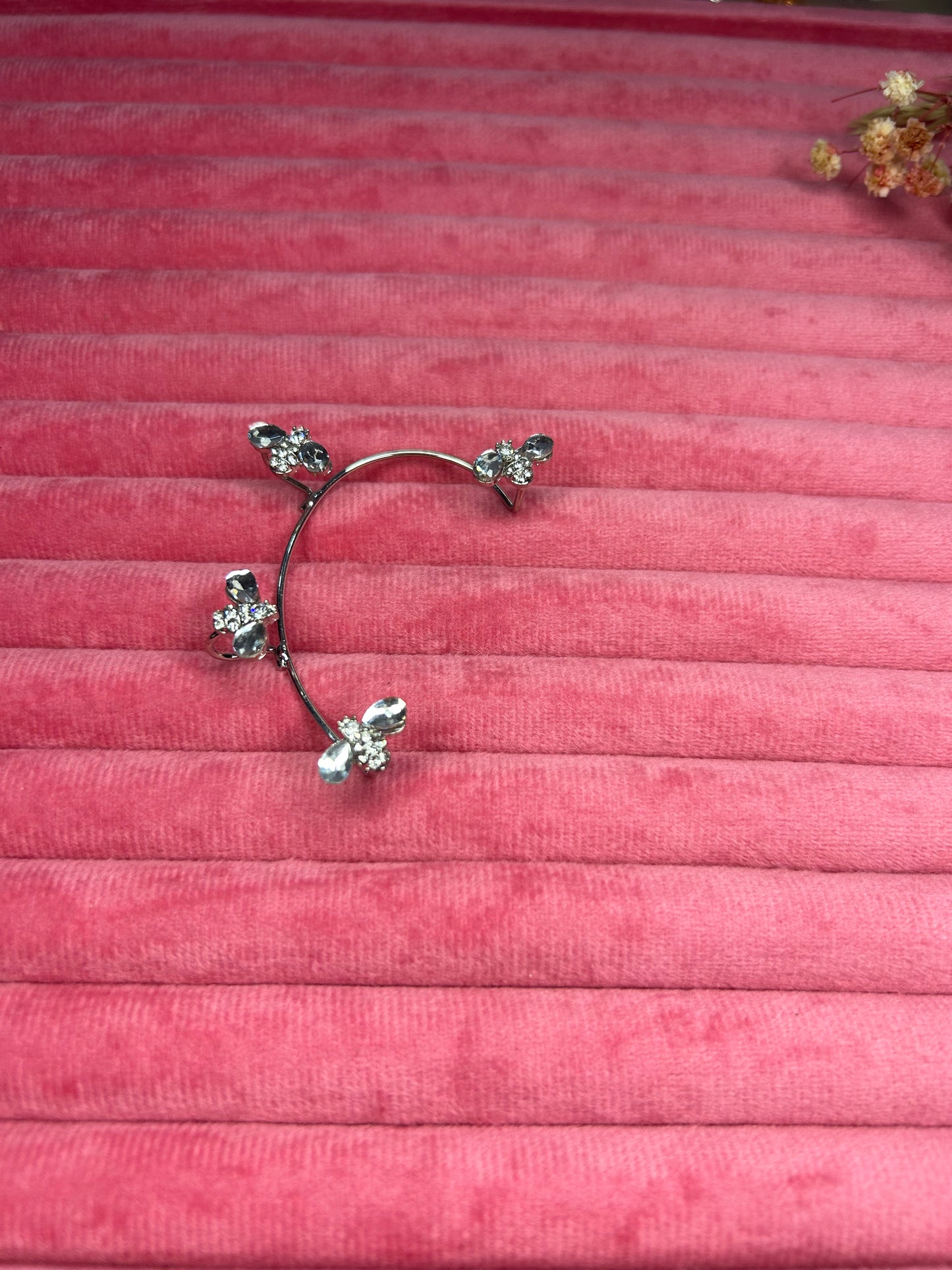 Snow Silver Earcuff