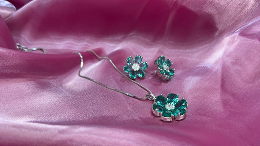 Annie AD Pendant Set