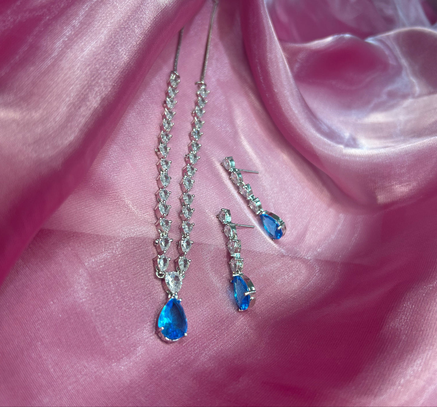 Olivia AD Necklace Set