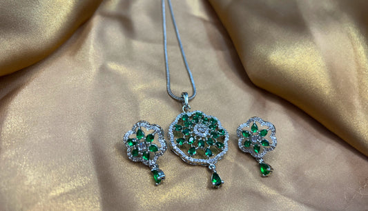 Charlotte Green AD Pendant Set