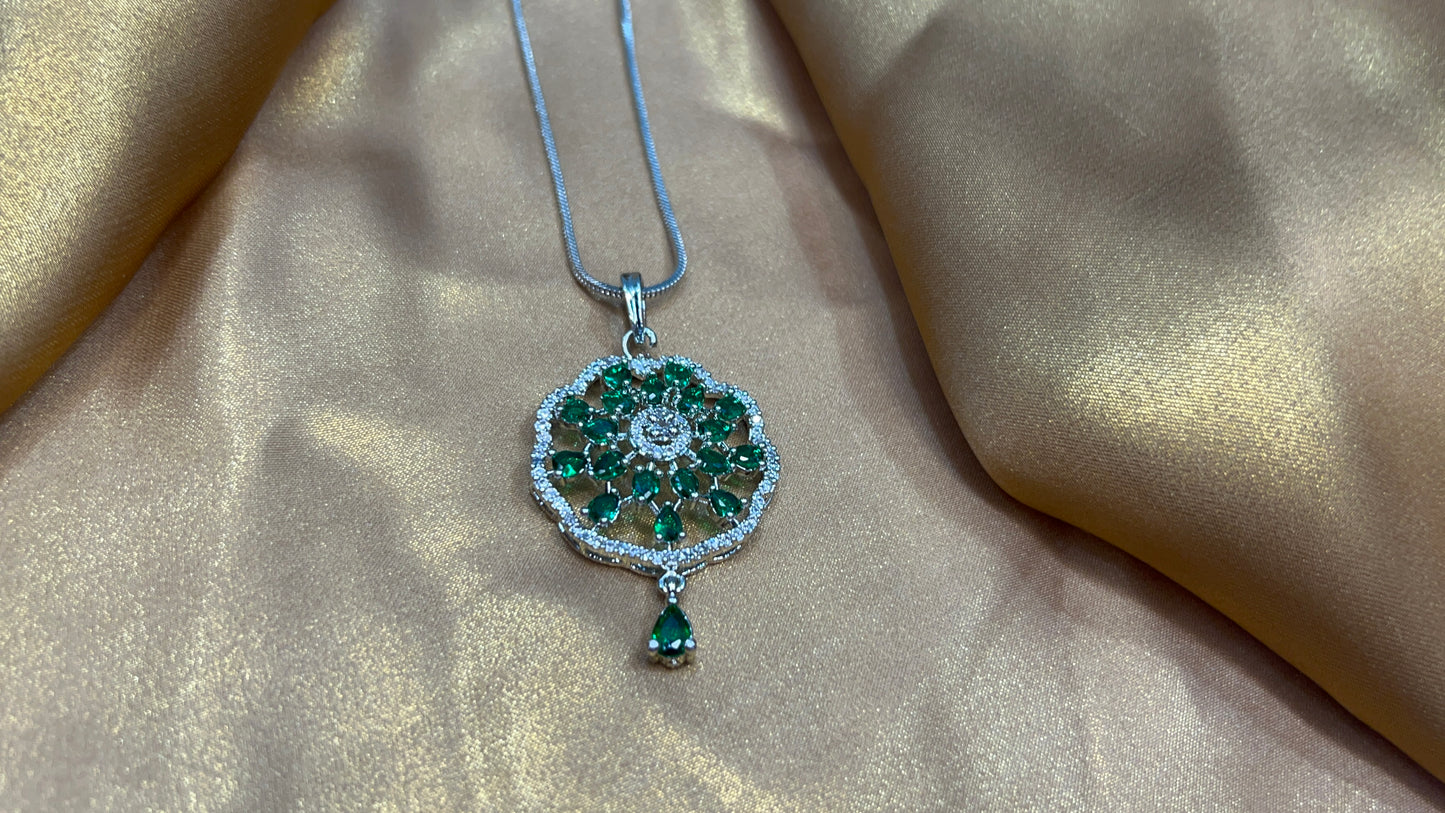 Charlotte Green AD Pendant Set