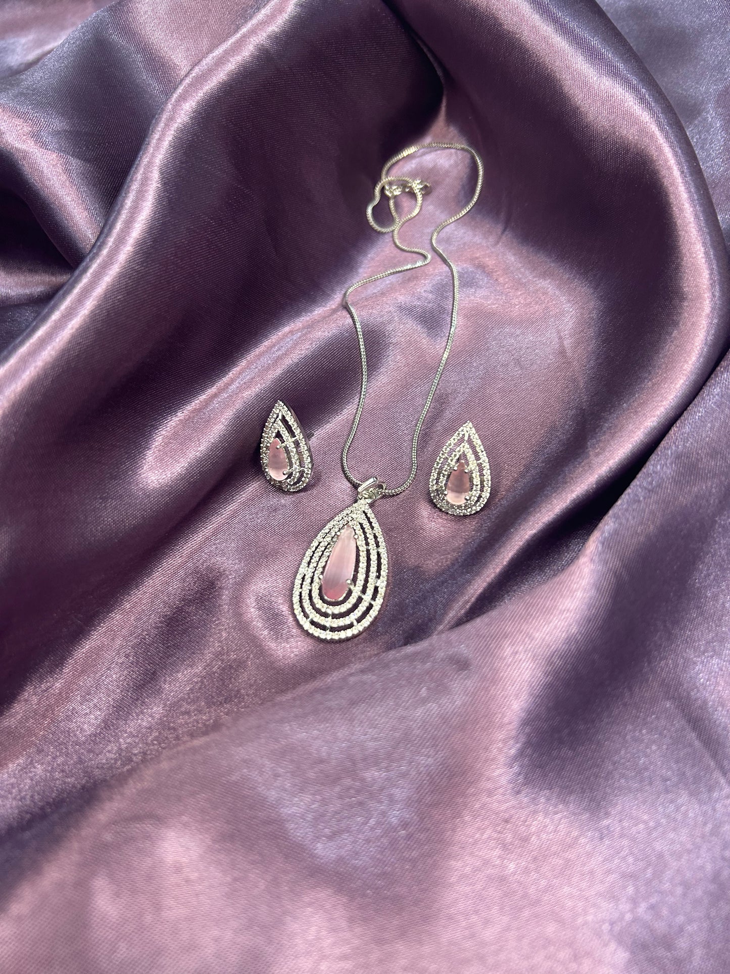 Grace AD Pendant Set