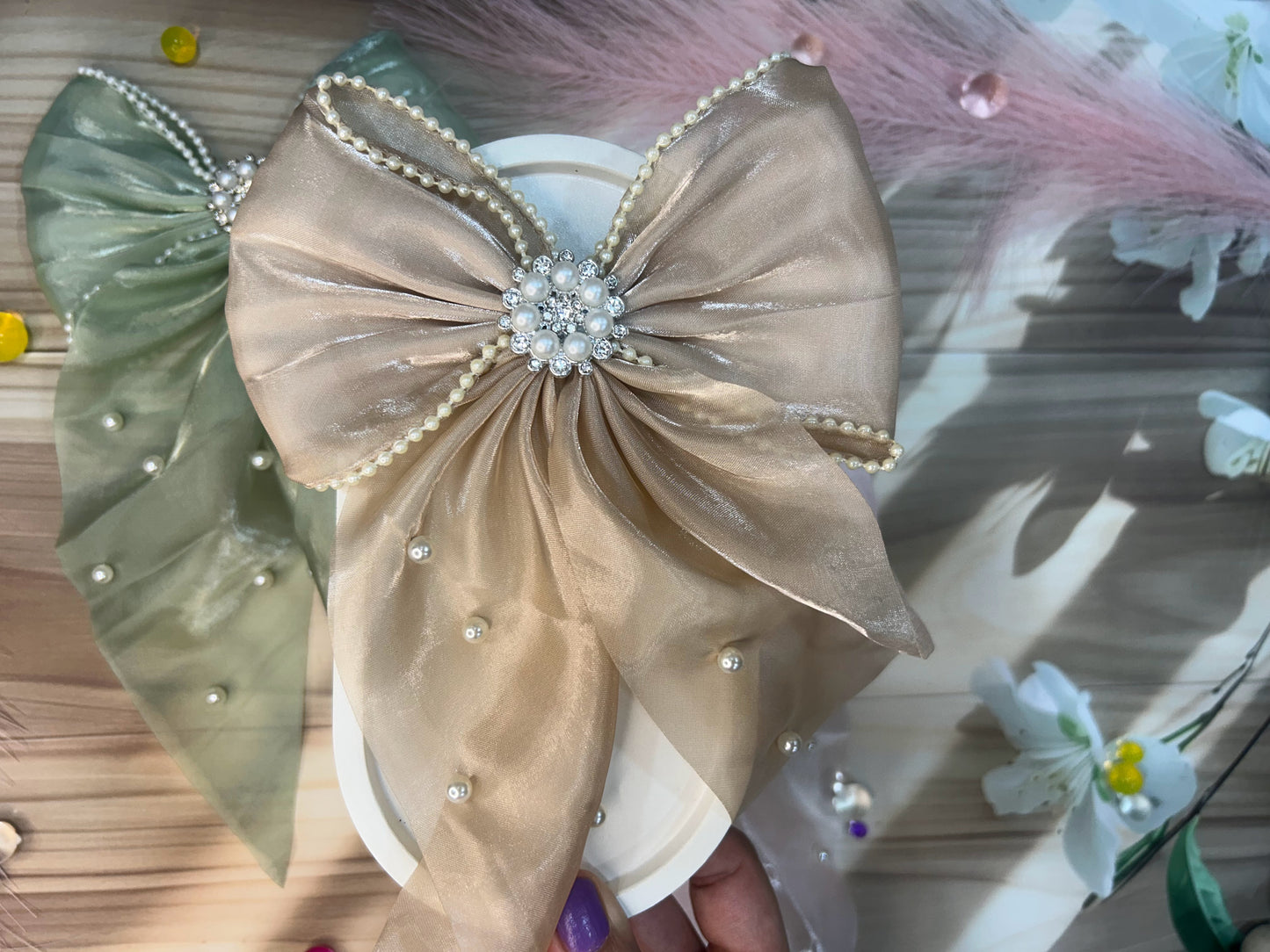 Bow with Pearls