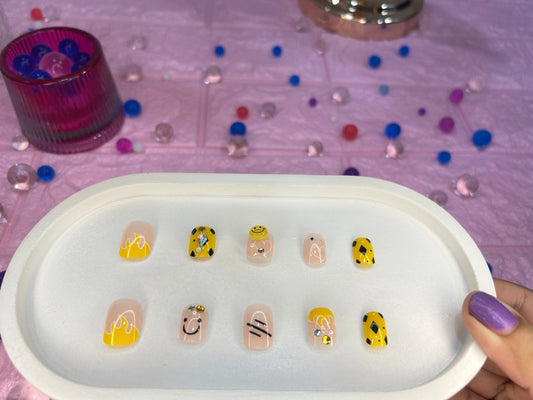 Peach and Yellow acrylic press on nails artifical designer 3D Stones & pearl and embellishments nails extensions 24 pieces combo set ,beautiful fake false nails